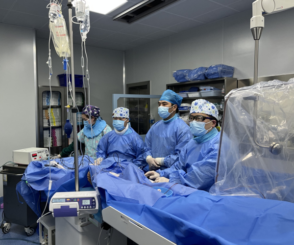 邓州市中医院成功开展邓州市首例冠脉旋磨术