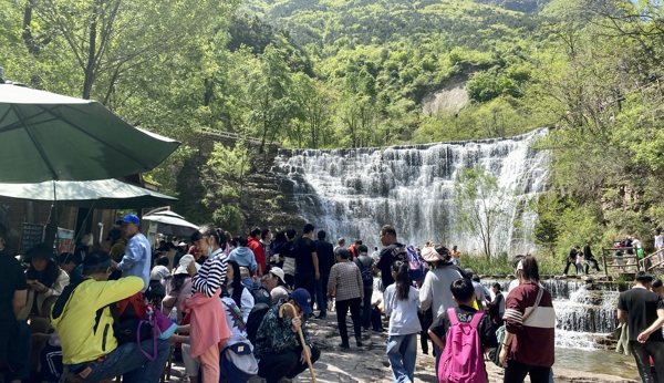 安阳林州：太行大峡谷的“五一”景如画客如织