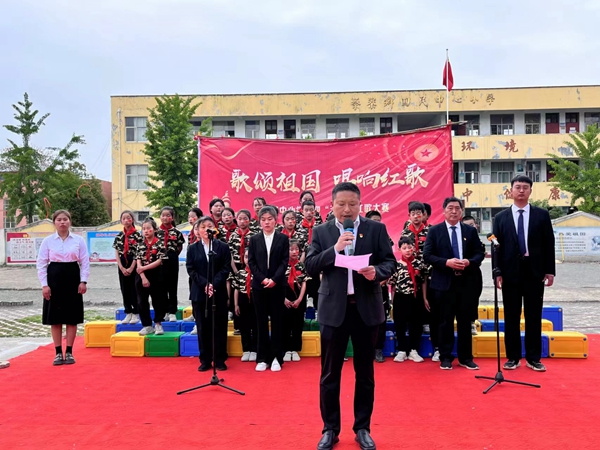 西平县蔡寨中心校举行“歌颂祖国 唱响红歌”比赛