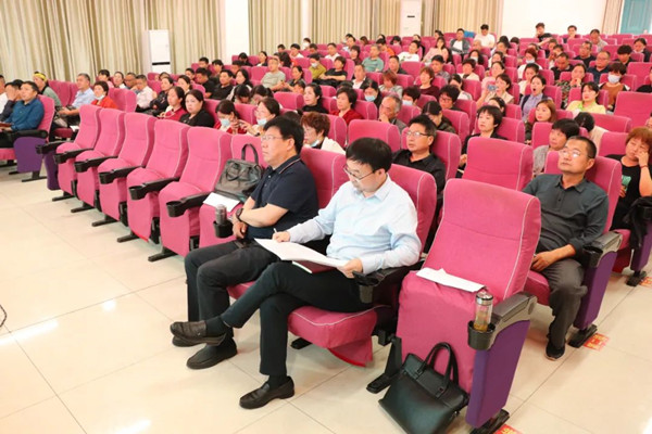 邓州市教体局召开全市民办学校专题报告会