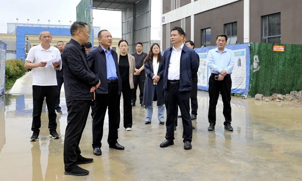 新蔡县县长李勇到开发区项目建设一线现场办公