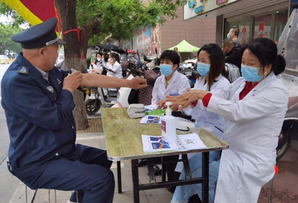 西平县中医院深入社区街道开展“洗手促健康你我共行动”活动