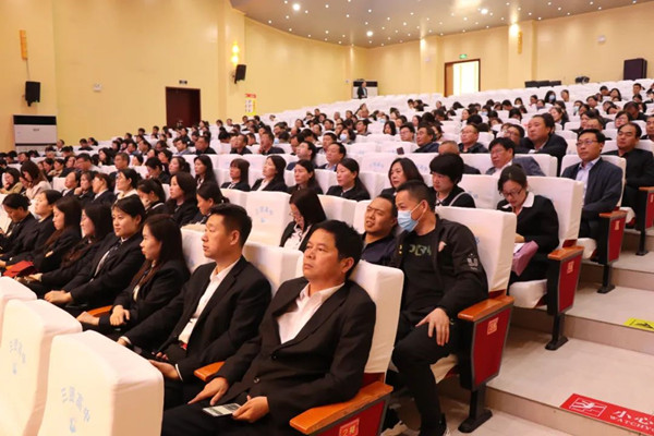 邓州市教体局召开局直初中九年级一模总结大会