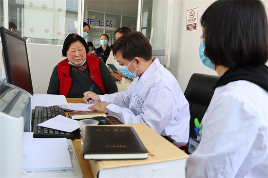 解放军第305医院专家到光山县中医院开展对口健康帮扶工作