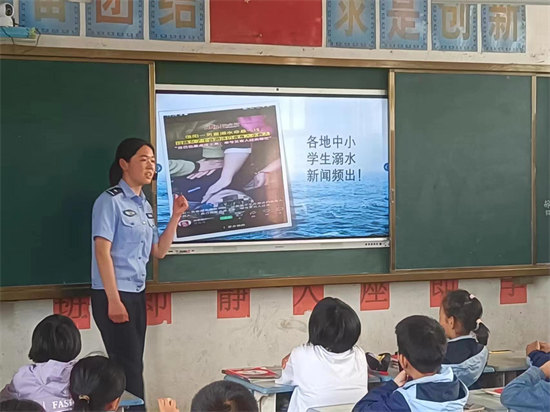 新县：“警”防溺水 安全教育进课堂