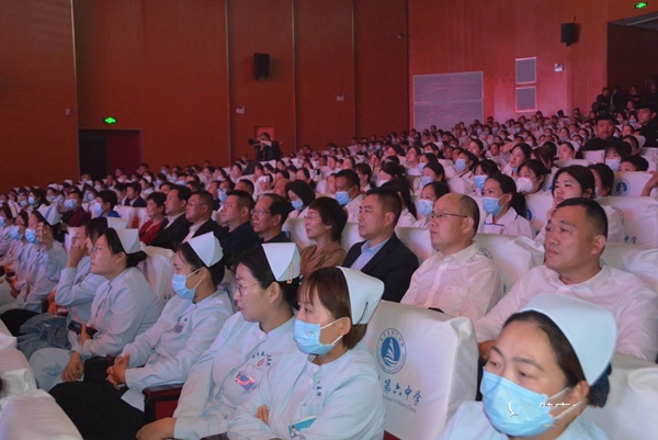 ​西平县举行庆祝“5﹒12”国际护士节暨“最美护士”颁奖晚会