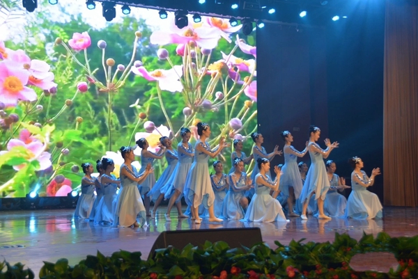​西平县举行庆祝“5﹒12”国际护士节暨“最美护士”颁奖晚会
