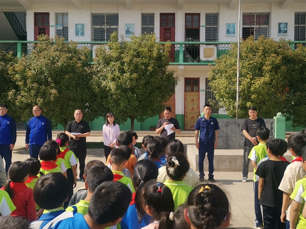 ​西平县师灵镇史庄小学进行防火防震应急演练