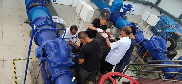 邓州市水务集团自来水公司：检修供水设备 优化供水环境