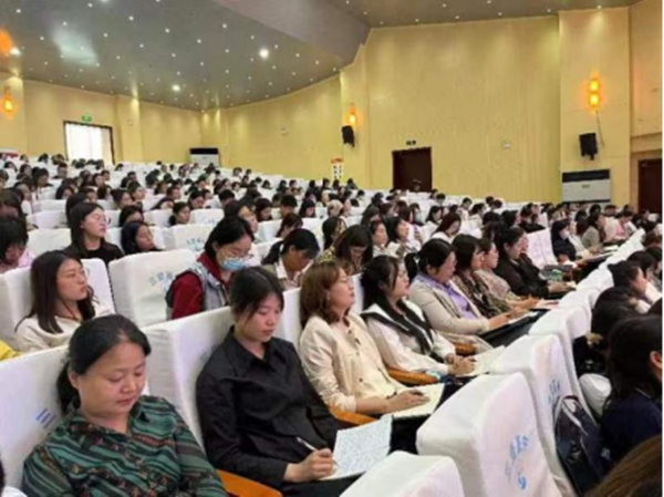 南水北调对口协作北京骨干教师水源区巡讲活动在邓州市开展