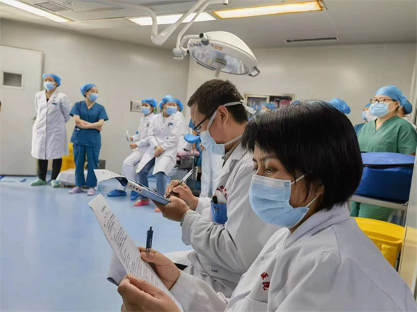 新野县人民医院产科开展新生儿窒息复苏培训演练及考核活动