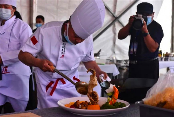 河南淅川县第三届美食厨艺大赛开赛：“淅味”夺味蕾