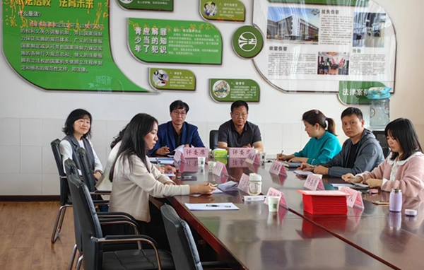 ​驻马店市第三中学举行“奋进新征程 志做大先生”师德师风演讲比赛