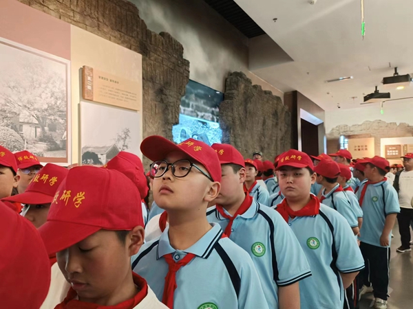 ​西平县第三小学“传承红色基因 争做时代新人”研学活动