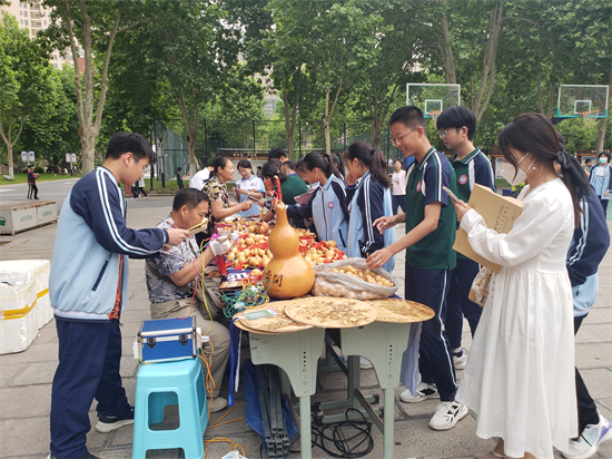在校园播下民间文化的种子——“民间文化进校园“活动在郑州高新五十八中学顺利举行