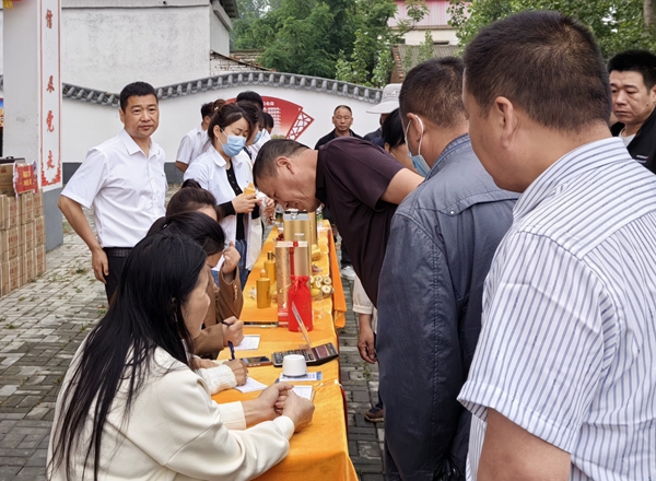 ​西平县人和乡携手豫坡集团助推西酒发展 共创美好生活