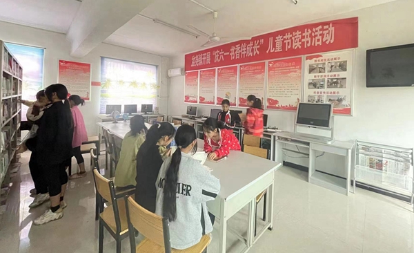 ​西平县盆尧镇开展“庆六一·书香伴成长”儿童节读书活动