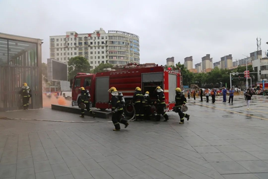 加强应急演练 提高自救互救能力 信阳市平桥区开展大型综合体应急疏散演练
