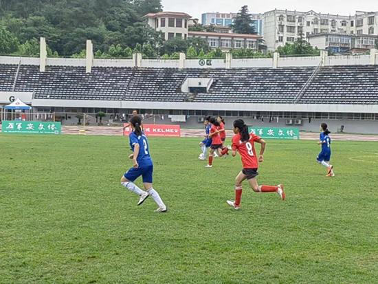 ​潢川县行知小学参加第七届“市长杯”足球赛并喜获佳绩