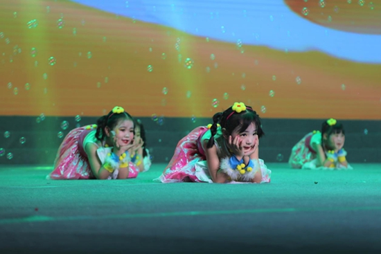 ​“成为光的孩子” 中国·光山首届乡村儿童艺术嘉年华“花儿与少年”文艺晚会精彩纷呈
