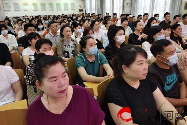 驻马店市驿城区妇联家庭家教家风建设讲座走进市第十中学教育集团