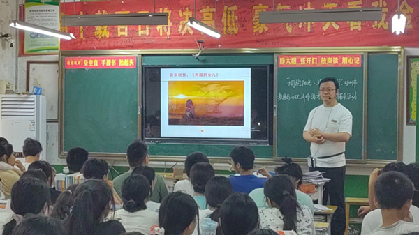 邓州市教体局心理讲师团走进十林镇开展中招考前赋能暖心活动