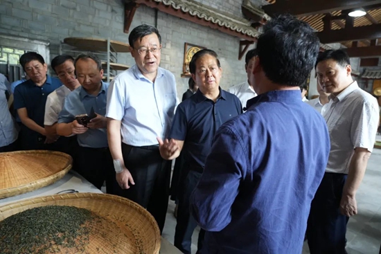 全省旅游公路现场观摩活动在信阳市浉河区举行