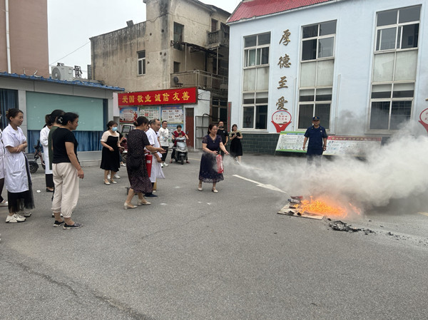 邓州市湍河社区卫生服务中心：绷紧消防安全弦 优化医疗环境