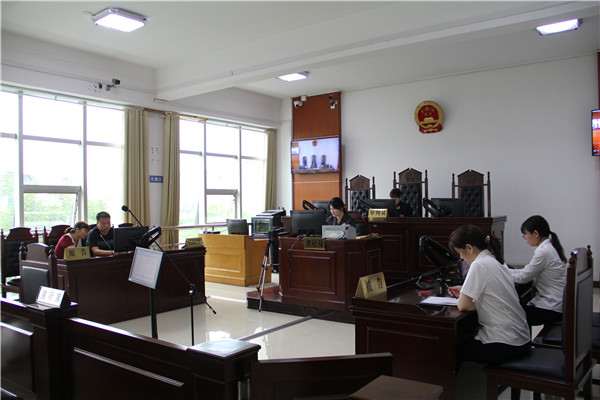 南阳卧龙区法院举办“公众开放日”活动