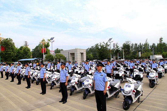 ​罗山县公安局举行警用电动车集中发放仪式