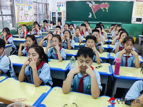 ​西平县第三小学开展近视防控宣传教育月活动