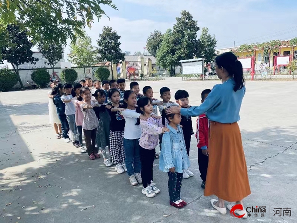 ​西平县焦庄大王庄小学举办一年级新生“养成教育”展示活动