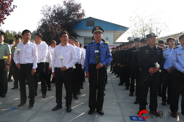 ​西平县城市管理局组织参加烈士纪念日公祭活动