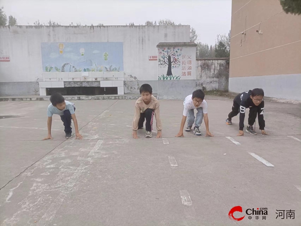 ​西平县二铺小学开展课后体育兴趣小组活动
