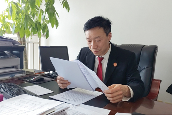 让每一个案件都经得起检验——访新野县人民法院执行局负责人吴瑞峰