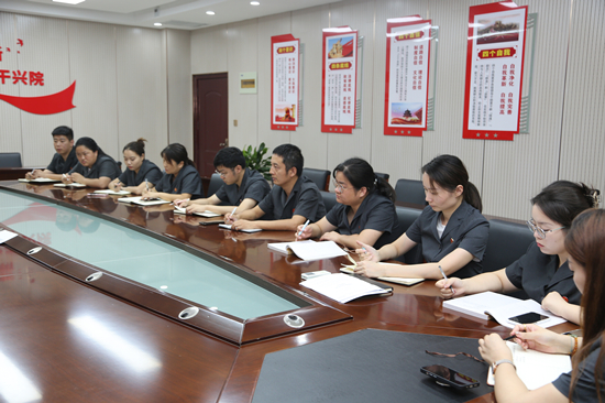 淅川法院立案庭党支部：站好诉讼服务的第一班岗