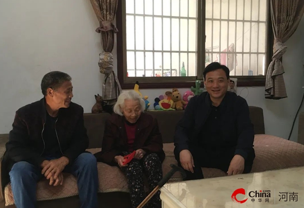 当前最新：​西平县县长侯公涛走访慰问百岁老人 送上重阳节日祝福