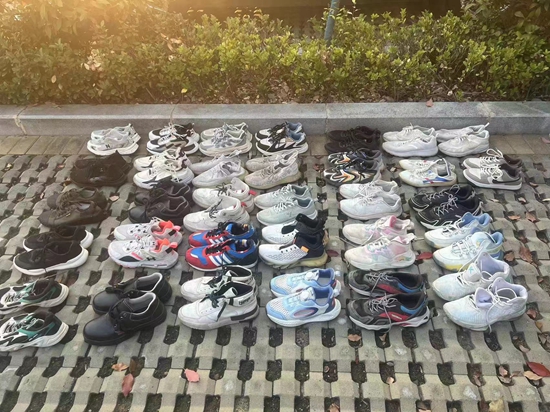 ​运动鞋等生活用品频频被盗 淮滨民警伏击抓获“怪偷”