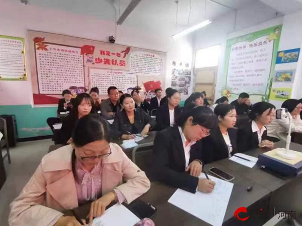 西平县蔡寨中心校举行小学班主任班级管理能力及六年级质量提升学习培训活动