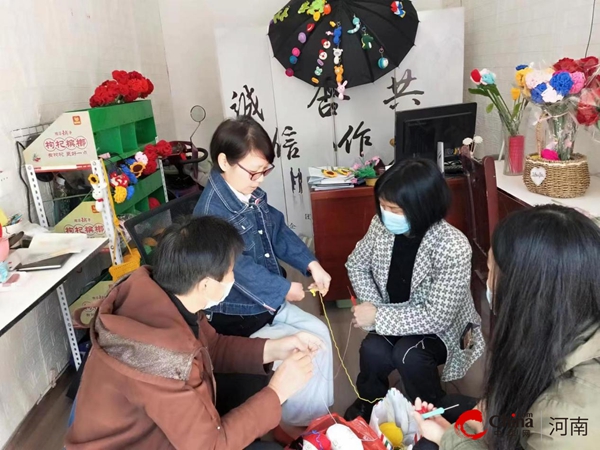 ​西平县：“美丽工坊”助推残疾人增技创收