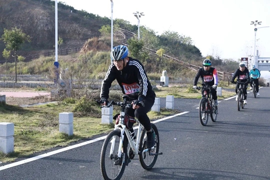 ​息县举行第十二届全民运动会自行车赛