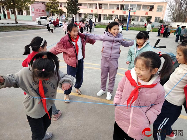 ​“趣”享运动，“味”你喝彩——西平县专探赵寺小学举行冬季趣味运动会