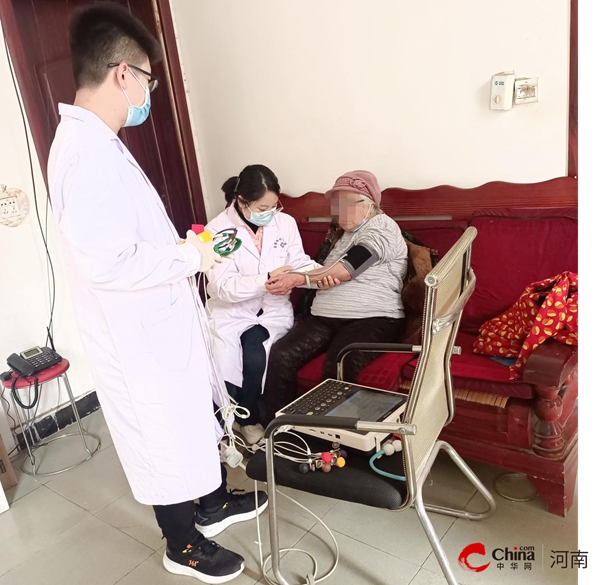 西平县盆尧镇卫生院积极开展家庭病床服务暨上门老年人体检工作