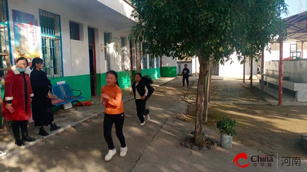 ​西平县重渠汪庄小学举行冬季长跑活动比赛