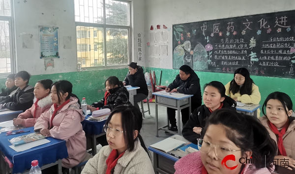 ​西平县蔡寨中心校开展作业教案、食品安全期中督查活动