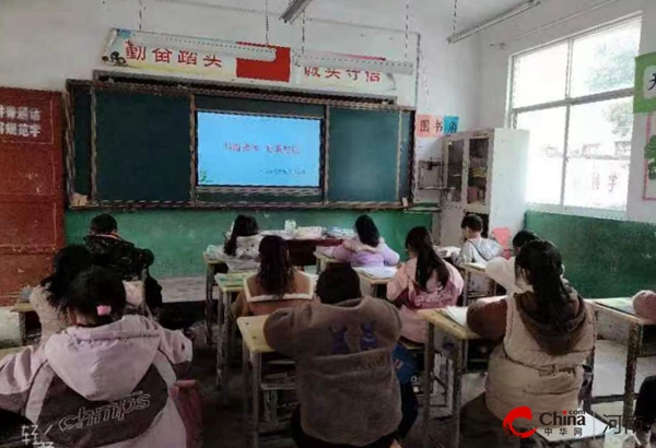西平县重渠汪庄小学开展“书溢童年 香满校园”读书活动