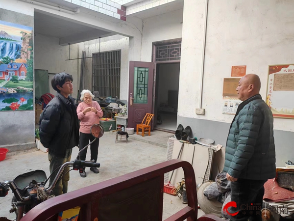 ​西平县民政局领导班子成员入村开展帮扶工作