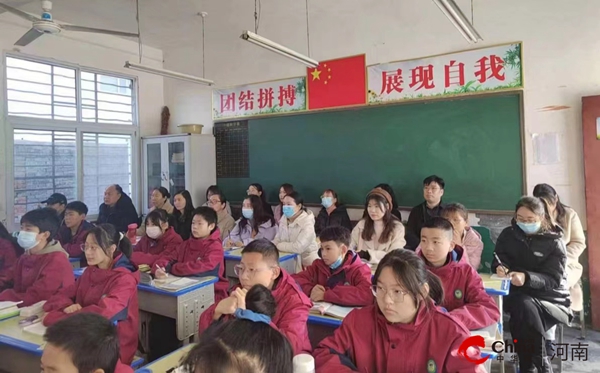 ​西平县金刚初级中学与焦庄中心校开展英语学科贯通式教研活动