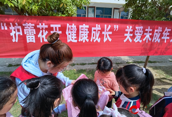 ​西平县应急管理局开展“关爱未成年人 法治宣传进学校”活动