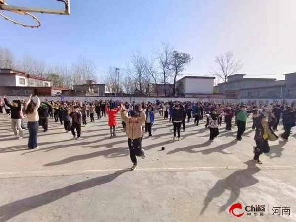 ​西平县重渠小学开展“阳光大课间 活力满校园”主题活动